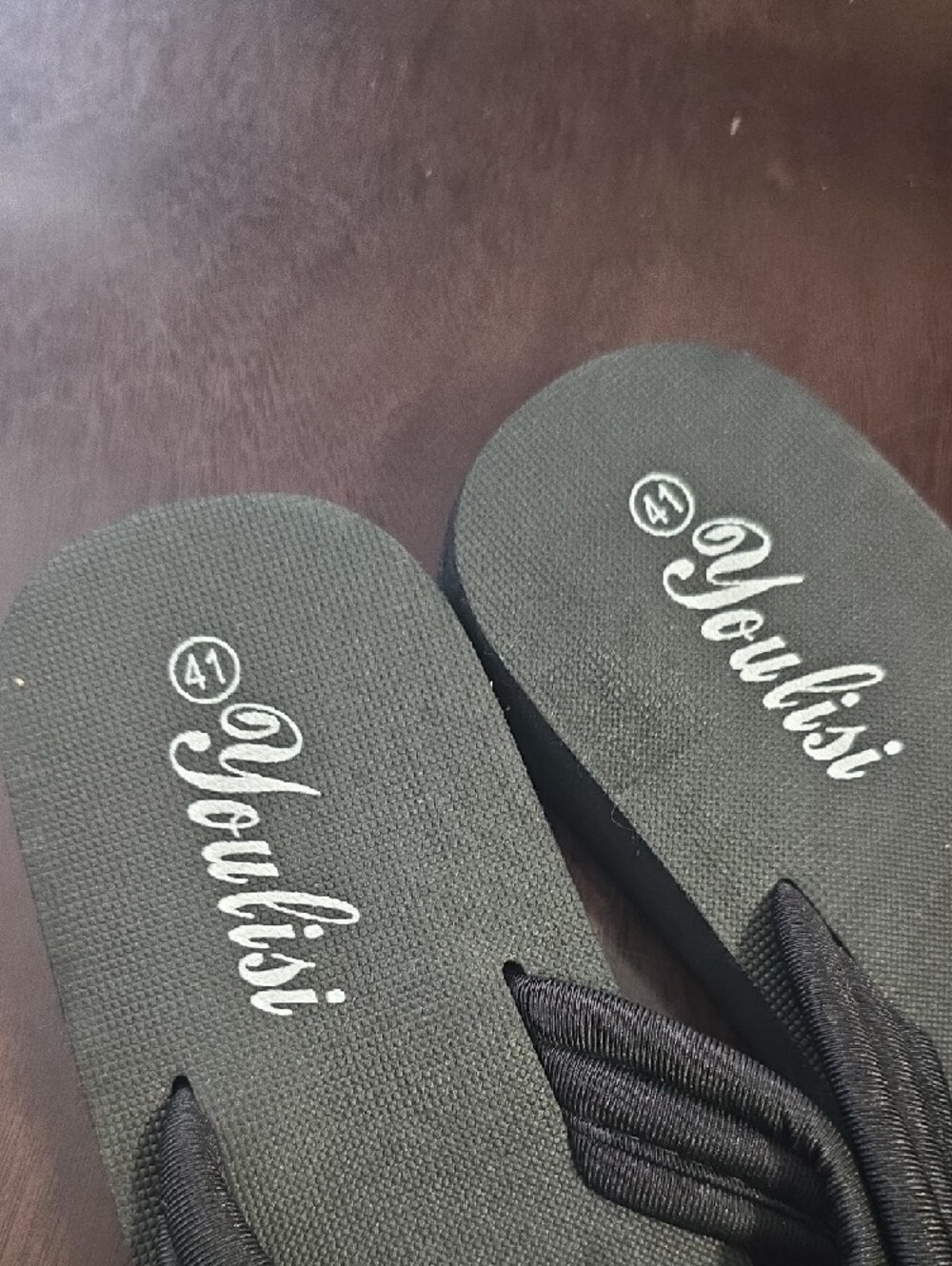 Women's Black Floral Flower Flip Flop Sandals - Picture 5 of 5